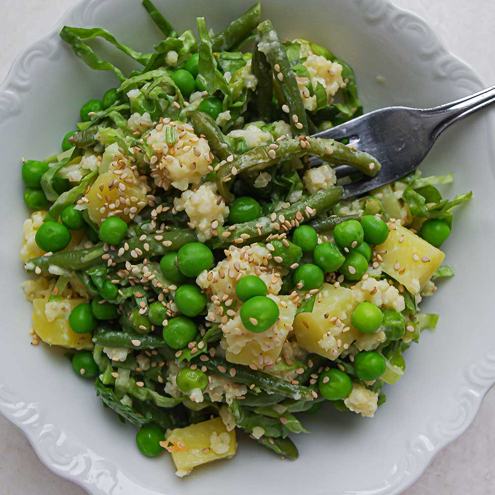 Grüner Hirse-Kartoffelsalat mit cremigem Cashew-Dressing - Planty of Joy